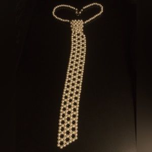 Vintage 1950’s faux pearl tie necklace